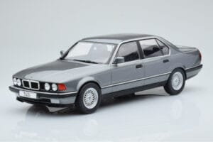 BMW 7-serie E32 740i Silver MCG 1:18