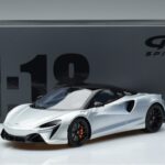 McLaren McLaren Artura Kupé Silver GT Spirit 1:18 1:18 Resin
