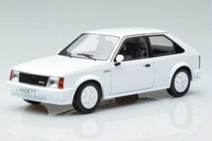 Opel Kadett D GTE Halvkombi Vit MCG 1:18