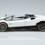 Pagani Pagani Zonda HP Barchetta Kolfiber Vit LCD 1:18 1:18 Metall