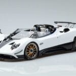 Pagani Pagani Zonda HP Barchetta Kolfiber Vit LCD 1:18 1:18 Metall
