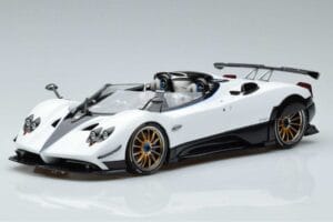 Pagani Zonda HP Barchetta Kolfiber Vit LCD 1:18