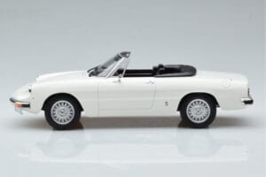 Alfa Romeo 2000 Spider Vit Norev 1:18 187882 Metall — bild 4 av 7