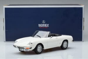 Alfa Romeo 2000 Spider Vit Norev 1:18 187882 Metall — bild 7 av 7