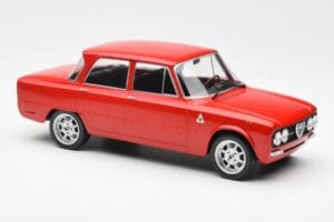 Alfa Romeo Giulia Nuova Super Röd Custom Wheels MCG 1:18 MCG18333 Metall — bild 4 av 6