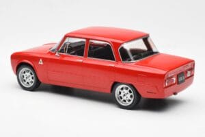 Alfa Romeo Giulia Nuova Super Röd Custom Wheels MCG 1:18 MCG18333 Metall — bild 5 av 6