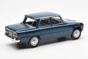 Alfa Romeo Giulia TI Petroleumblå Norev 1:18 187971 Metall — bild 2 av 6
