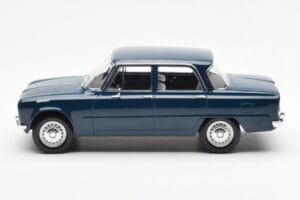 Alfa Romeo Giulia TI Petroleumblå Norev 1:18 187971 Metall — bild 3 av 6