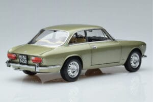 Alfa Romeo GTV 2000 Grön Begränsad Upplaga Norev 1:18 187913 Metall — bild 3 av 7
