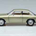 Alfa Romeo GTV 2000 Grön Begränsad Upplaga Norev 1:18 187913 Metall - image 4 of 7