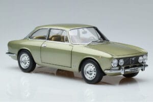 Alfa Romeo GTV 2000 Grön Begränsad Upplaga Norev 1:18 187913 Metall — bild 5 av 7