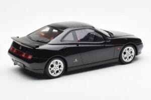 Alfa Romeo GTV V6 916 Svart Otto 1:18 OT1057 Resin — bild 2 av 6