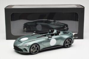 Aston Martin V12 Speedster Grön Metallic GT Spirit 1:18 GT906 Resin — bild 6 av 6