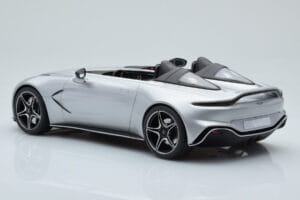 Aston Martin V12 Speedster Silver GT Spirit 1:18 GT430 Resin — bild 5 av 6