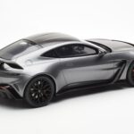Aston Martin V12 Vantage Magnetic Silver GT Spirit 1:18 GT443 - image 2 of 6