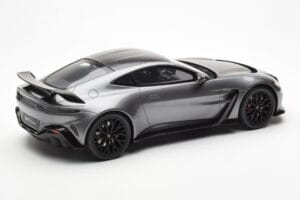 Aston Martin V12 Vantage Magnetic Silver GT Spirit 1:18 GT443 Resin — bild 2 av 6