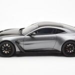 Aston Martin V12 Vantage Magnetic Silver GT Spirit 1:18 GT443 - image 3 of 6