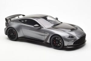 Aston Martin V12 Vantage Magnetic Silver GT Spirit 1:18 GT443 Resin — bild 4 av 6