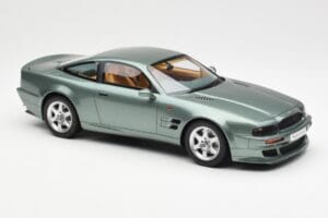 Aston Martin V8 Vantage Grön GT Spirit 1:18 GT345 Resin — bild 4 av 6