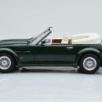 Aston Martin V8 Vantage Volante Grön GT Spirit 1:18 - image 3 of 6