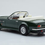 Aston Martin V8 Vantage Volante Grön GT Spirit 1:18 - image 5 of 6