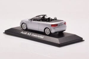Audi A3 8P Cabriolet Silver Minichamps 1:43 5010803323 Metall — bild 3 av 4