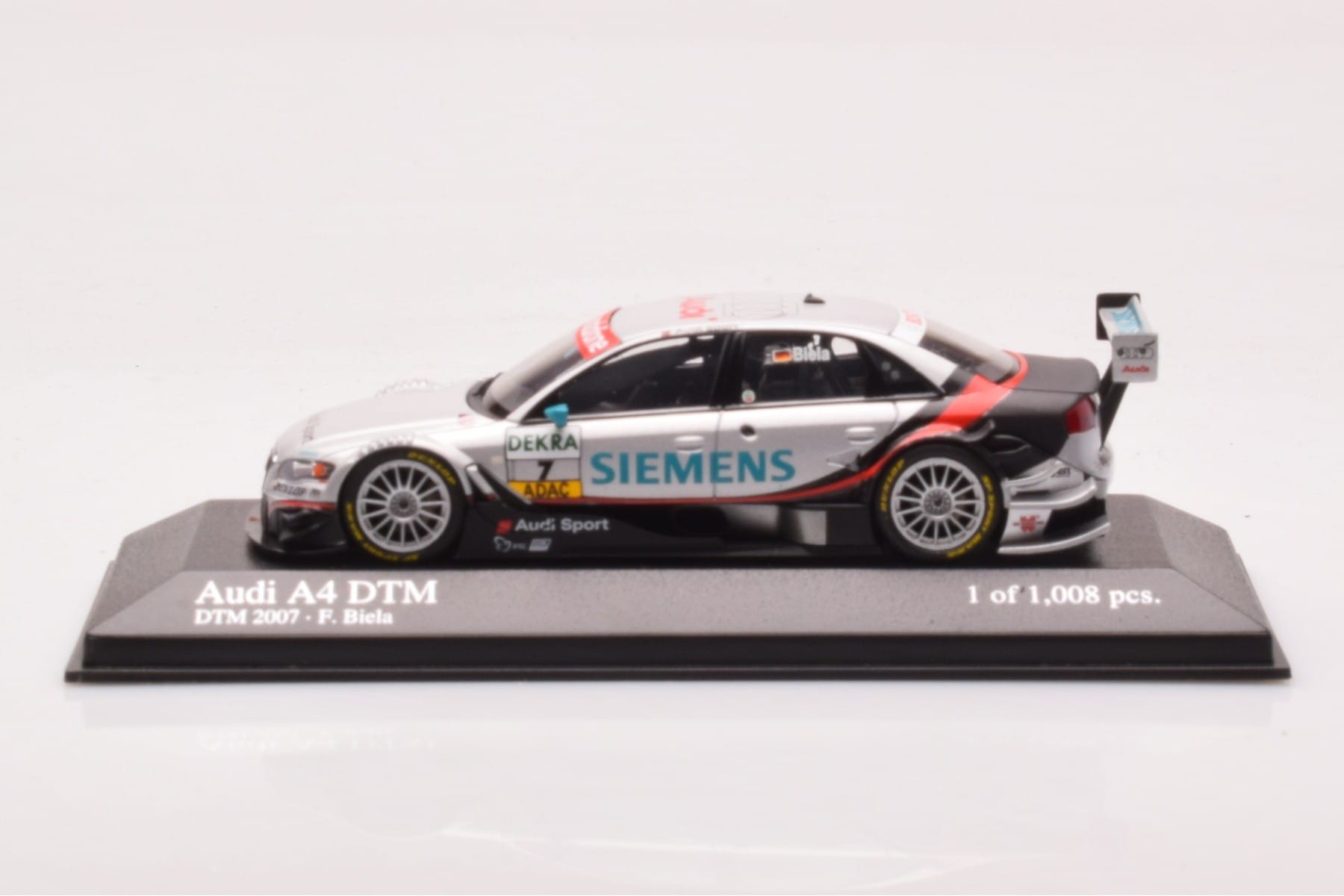 Audi A4 B7 DTM Team Audi Sport Abt #7 F. Biela DTM 2007 Minichamps 1:43 400071797 Metall