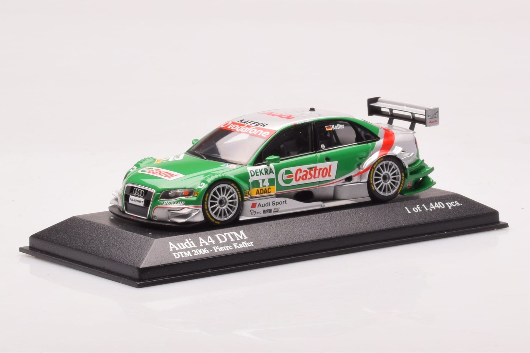Audi A4 B7 DTM Team Phoenix #14 F. Kaffer DTM 2006 Minichamps 1:43 400061514 Metall — bild 2 av 4