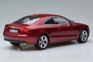 Audi A5 B8 Granatröd Norev 1:18 188352 Metall — bild 3 av 7