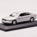 Audi A8 D2 Silver Minichamps 1:43 - image 2 of 4