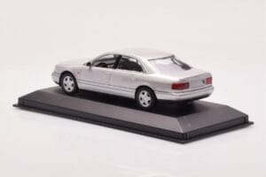 Audi A8 D2 Silver Minichamps 1:43 433013006 Metall — bild 3 av 4