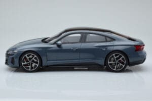 Audi E-Tron GT Grå GT Spirit 1:18 GT393 Resin — bild 3 av 6