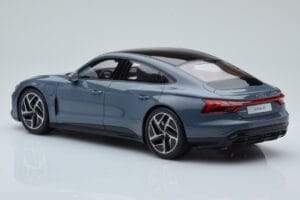 Audi E-Tron GT Grå GT Spirit 1:18 GT393 Resin — bild 5 av 6