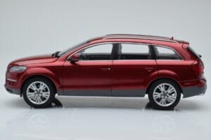Audi Q7 4L Granatröd Kyosho 1:18 09222R Metall — bild 4 av 8