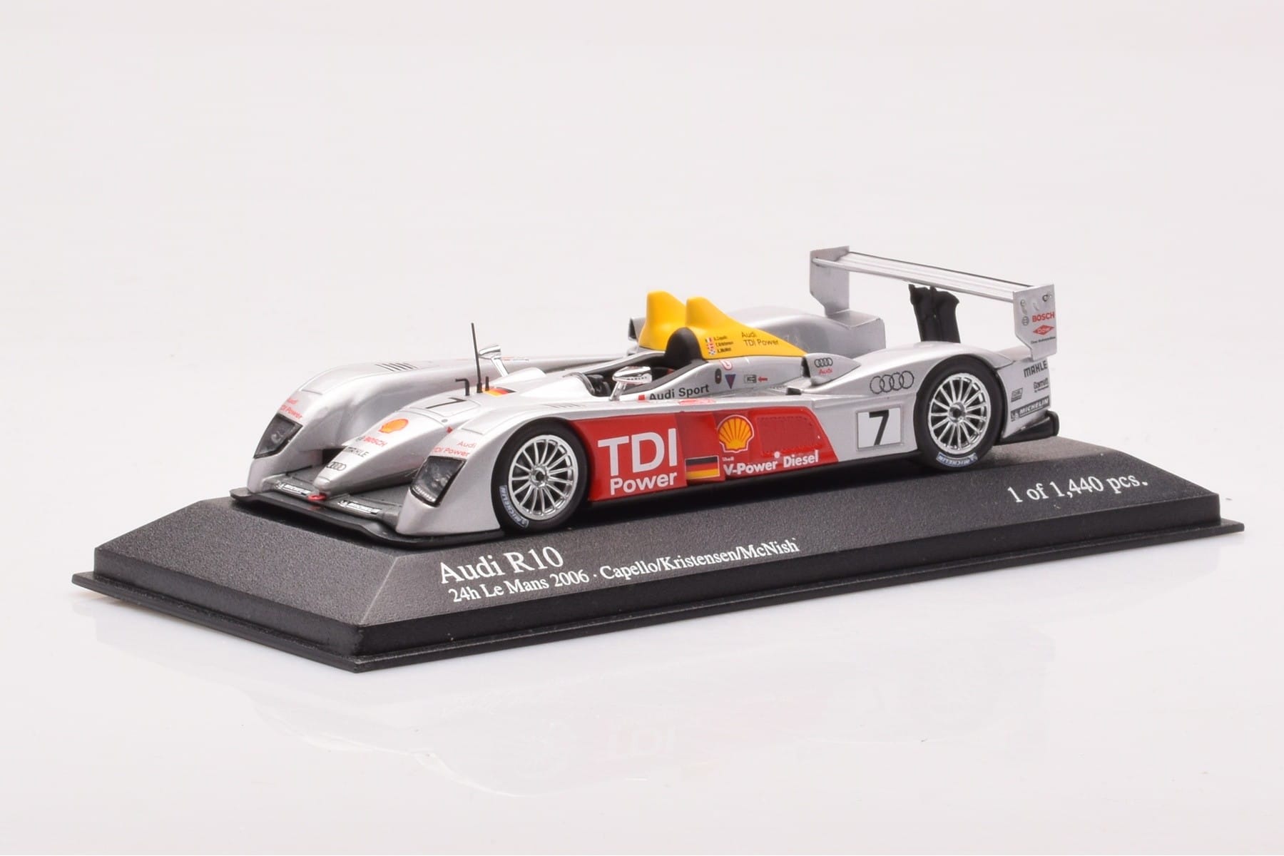 Audi R10 TDI LMP1 #7 R. Capello / T. Kristensen / A. McNish 24 Hours of Le Mans 2006 Minichamps 1:43 400061607 Metall — bild 2 av 4