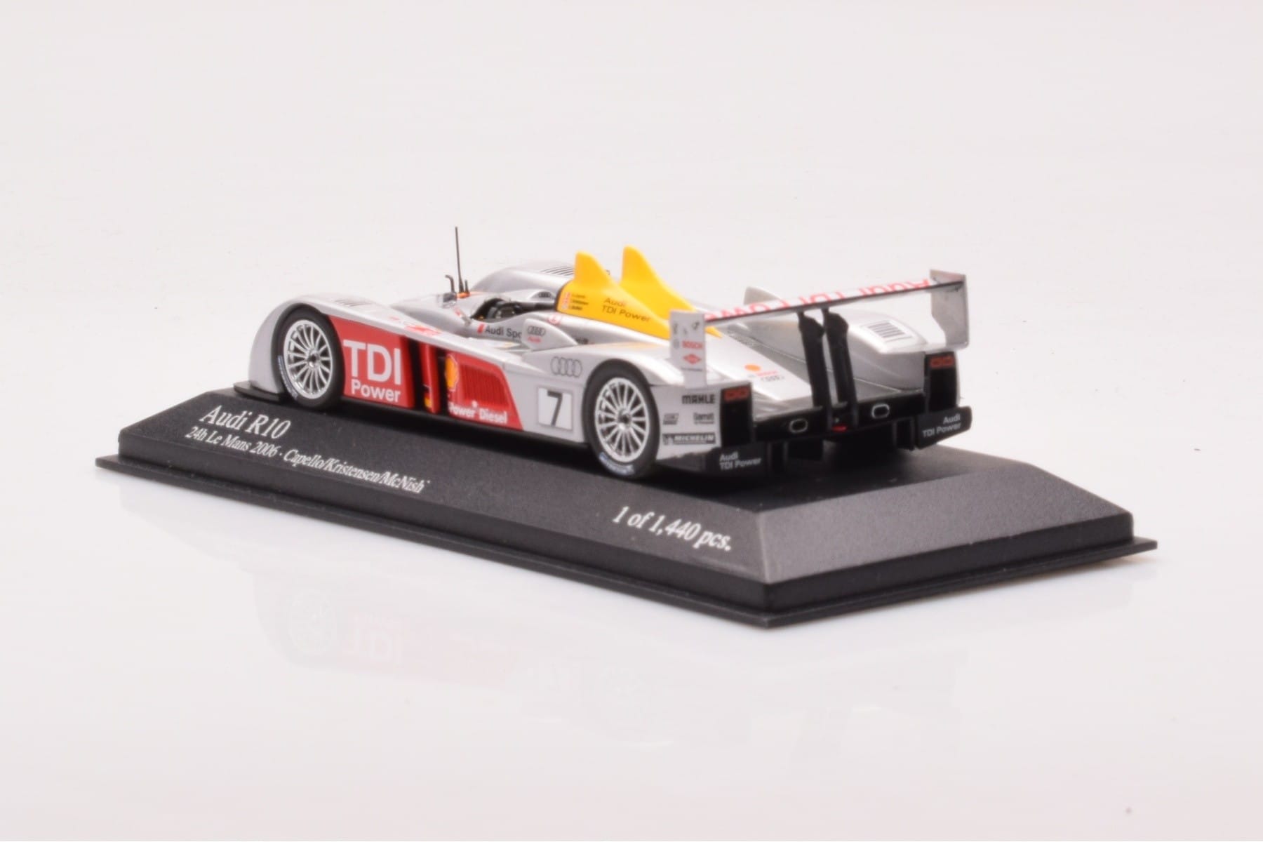 Audi R10 TDI LMP1 #7 R. Capello / T. Kristensen / A. McNish 24 Hours of Le Mans 2006 Minichamps 1:43 400061607 Metall — bild 3 av 4