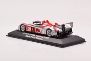 Audi R10 TDI LMP1 #2 F. Biela / E. Pirro / M. Werner 12 Hours of Sebring 2007 Minichamps 1:43 5020700233 Metall — bild 3 av 4