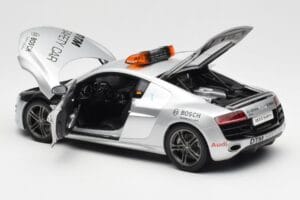 Audi R8 5.2 DTM Safety Car 2010 Kyosho 1:18 09216DTM Metall — bild 5 av 8