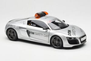 Audi R8 5.2 DTM Safety Car 2010 Kyosho 1:18 09216DTM Metall — bild 6 av 8