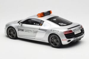 Audi R8 5.2 DTM Safety Car 2010 Kyosho 1:18 09216DTM Metall — bild 7 av 8