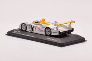 Audi R8 Infineon #2 L. Aiello / R. Capello / Pescatori 2nd Place 24 Hours of Le Mans 2001 Minichamps 1:43 400011202 Metall — bild 3 av 4