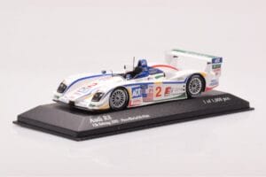 Audi R8 #2 E. Pirro / F. Biela / A. McNish 12 Hours of Sebring 2nd Place 2005 Minichamps 1:43 400051302 Metall — bild 2 av 4
