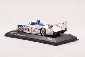 Audi R8 #2 E. Pirro / F. Biela / A. McNish 12 Hours of Sebring 2nd Place 2005 Minichamps 1:43 400051302 Metall — bild 3 av 4