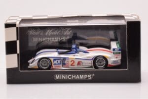Audi R8 #2 E. Pirro / F. Biela / A. McNish 12 Hours of Sebring 2nd Place 2005 Minichamps 1:43 400051302 Metall — bild 4 av 4