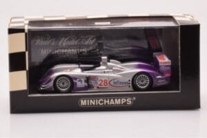 Audi R8 LMP900 #28 F. Biela / P. Kaffer / A. McNish 12 Hours of Sebring Winner 2004 Minichamps 1:43 4000412328 Metall — bild 4 av 4