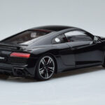 Audi R8 Performance Svart Kengfai 1:18 - image 3 of 10