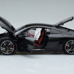 Audi R8 Performance Svart Kengfai 1:18 - image 4 of 10