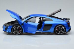 Audi R8 Performance Blå Kengfai 1:18 VAKF-0355 Metall — bild 4 av 10