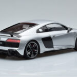 Audi R8 Performance Silver Kengfai 1:18 - image 3 of 10