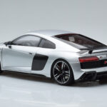 Audi R8 Performance Silver Kengfai 1:18 - image 7 of 10